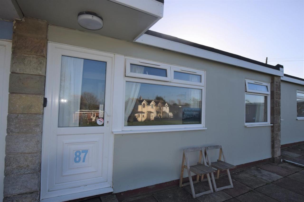Chalet 87 Sandown Bay Holiday Centre Generous Money Off Ferry Crossing & Special Offer Until End Of June, September And Halloween Deals Now On Bagian luar foto